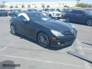 2011 Mercedes-Benz SLK-Class SLK 300 with VIN WDBWK5EA8BF241371, listed as a IAAI auction lot 42047271 with 100,206 mi miles. Bid and sale history available at carsss.com. Image 1.