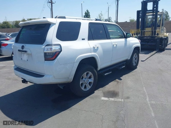 2024 Toyota 4Runner SR5 Premium with VIN JTENU5JR4R6243479, listed as a IAAI auction lot 42068243 with 17,533 mi miles. Bid and sale history available at carsss.com. Image 4.