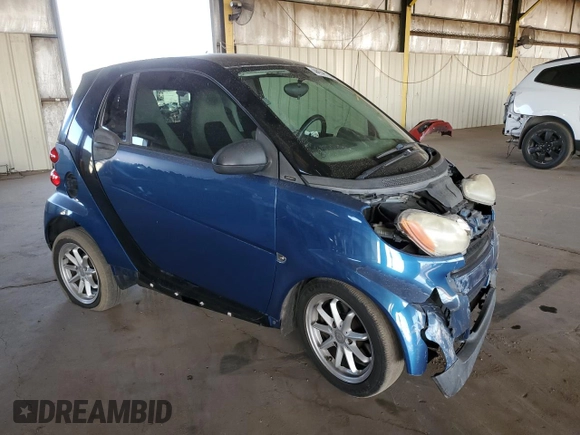 2008 Smart fortwo Pure z VIN WMEEJ31X38K172301, wystawiony jako Copart lot #44141765 z przebiegiem Nie podano mil oraz Szkody całkowita. Historia ofert i sprzedaży dostępna na DreamBid. Obrazek 4.