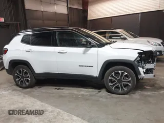 2023 Jeep Compass (RED) Edition z VIN 3C4NJDCN5PT536179, wystawiony jako IAAI lot #41621950 z przebiegiem 17 830 mil mil oraz . Historia ofert i sprzedaży dostępna na DreamBid. Obrazek 14.