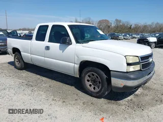 2006 Chevrolet Silverado 1500 Work Truck with VIN 1GCEC19XX6Z253172, listed as a IAAI auction lot 41747425 with 233,008 mi miles. Bid and sale history available at carsss.com. Image 1.