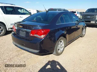 2014 Chevrolet Cruze 1LT z VIN 1G1PC5SB7E7442380, wystawiony jako IAAI lot #41784851 z przebiegiem 129 144 mil mil oraz . Historia ofert i sprzedaży dostępna na DreamBid. Obrazek 4.