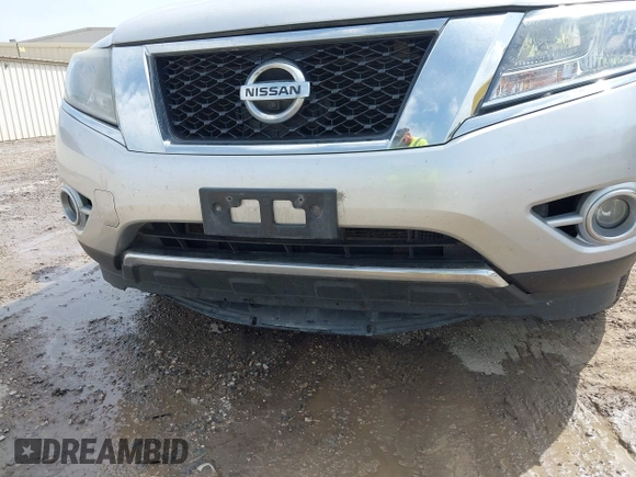 2015 Nissan Pathfinder S with VIN 5N1AR2MM6FC720408, listed as a IAAI auction lot 42752896 with 203,795 mi miles and . Bid and sale history available at DreamBid. Image 6.