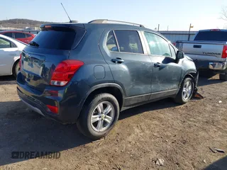 2021 Chevrolet Trax LT with VIN KL7CJPSB9MB324735, listed as a IAAI auction lot 41749138 with 119,106 mi miles. Bid and sale history available at carsss.com. Image 4.
