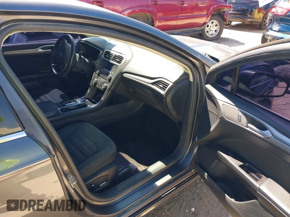 2017 Ford Fusion SE with VIN 3FA6P0H79HR198571, listed as a IAAI auction lot 41700901 with 159,386 mi miles and . Bid and sale history available at carsss.com. Image 5.