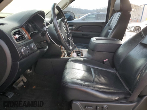 2007 Chevrolet Tahoe LTZ z VIN 1GNFK13097J279157, wystawiony jako Copart lot #48829195 z przebiegiem 281 617 mil mil oraz Czysty tytuł • Clean title. Historia ofert i sprzedaży dostępna na DreamBid. Obrazek 7.