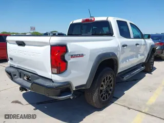 2024 Chevrolet Colorado 4WD Trail Boss with VIN 1GCPTEEK9R1161760, listed as a IAAI auction lot 41959105 with 2,516 mi miles. Bid and sale history available at carsss.com. Image 4.