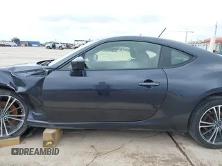 2014 Subaru BRZ Limited с VIN JF1ZCAC10E8603750, выставлен на аукционе IAAI как лот 42027071 с пробегом 110 972 миль миль и . История ставок и продаж доступна на DreamBid. Изображение 14.