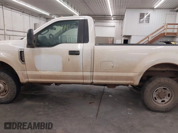 2017 Ford Super Duty F-250 SRW XLT with VIN 1FTBF2B60HED72098, listed as a IAAI auction lot 40949415 with 87,139 mi miles. Bid and sale history available at carsss.com. Image 14.