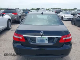 2013 Mercedes-Benz E 350 Luxury z VIN WDDHF5KB8DA727907, wystawiony jako IAAI lot #42476164 z przebiegiem 195 140 mil mil oraz . Historia ofert i sprzedaży dostępna na DreamBid. Obrazek 16.