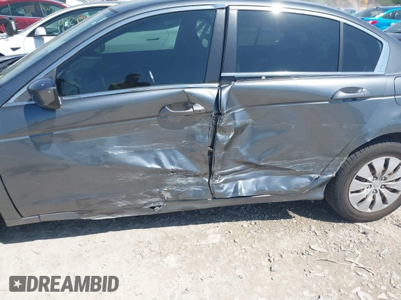 2008 Honda Accord LX z VIN 1HGCP26398A058704, wystawiony jako IAAI lot #42300960 z przebiegiem 206 121 mil mil oraz . Historia ofert i sprzedaży dostępna na DreamBid. Obrazek 6.