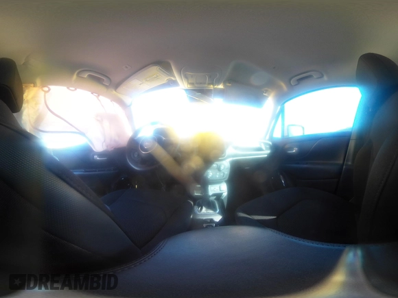 2018 Jeep Renegade Latitude z VIN ZACCJABB2JPG84382, wystawiony jako IAAI lot #41824812 z przebiegiem Nie podano mil oraz . Historia ofert i sprzedaży dostępna na DreamBid. Obrazek 18.