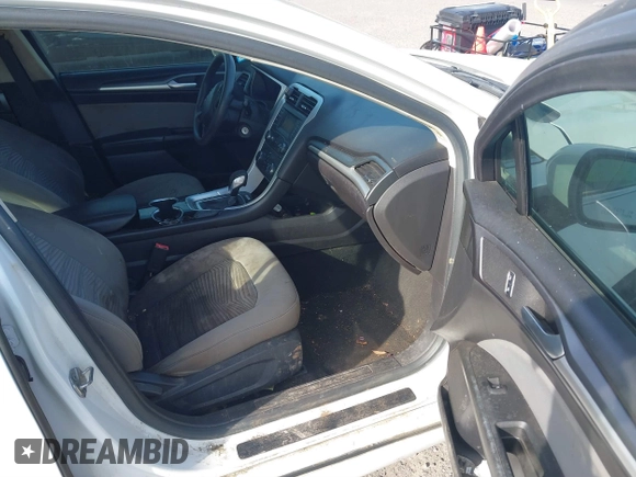 2016 Ford Fusion S z VIN 3FA6P0G73GR205465, wystawiony jako IAAI lot #41721483 z przebiegiem 152 977 mil mil oraz . Historia ofert i sprzedaży dostępna na DreamBid. Obrazek 5.