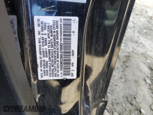 2005 Honda Civic VP SSRS z VIN 1HGEM22365L078593, wystawiony jako Copart lot #60747785 z przebiegiem 214 835 mil mil oraz Czysty tytuł • Clean title. Historia ofert i sprzedaży dostępna na DreamBid. Obrazek 12.