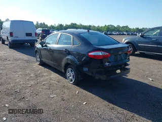 2019 Ford Fiesta SE z VIN 3FADP4BJ2KM159022, wystawiony jako IAAI lot #42269813 z przebiegiem 55 107 mil mil oraz . Historia ofert i sprzedaży dostępna na DreamBid. Obrazek 3.