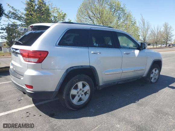 2011 Jeep Grand Cherokee Laredo with VIN 1J4RR4GGXBC540135, listed as a Copart auction lot 47241025 with 119,676 mi miles and Clean Title. Bid and sale history available at carsss.com. Image 3.