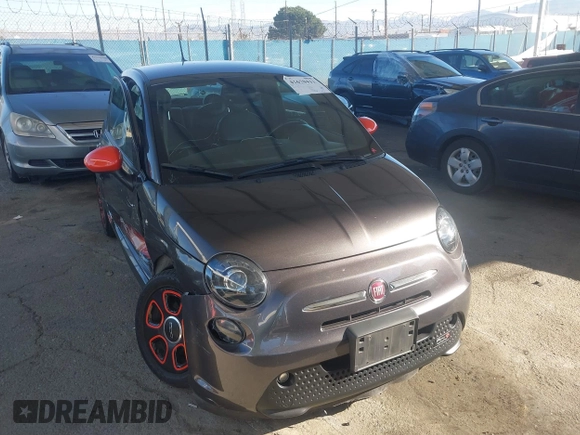 2018 FIAT 500e with VIN 3C3CFFGE7JT377434, listed as a IAAI auction lot 41670411 with 30,593 mi miles. Bid and sale history available at carsss.com. Image 1.