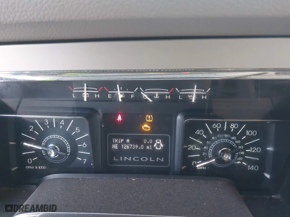 2007 Lincoln Navigator with VIN 5LMFU28507LJ08758, listed as a IAAI auction lot 41300329 with 126,739 mi miles. Bid and sale history available at carsss.com. Image 7.