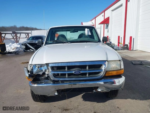 2000 Ford Ranger XL with VIN 1FTYR10V7YTA35140, listed as a IAAI auction lot 41269630 with 127,886 mi miles. Bid and sale history available at carsss.com. Image 13.