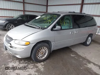 2000 Chrysler Town & Country LXi with VIN 1C4GP54LXYB610435, listed as a IAAI auction lot 42110245 with 201,201 mi miles. Bid and sale history available at carsss.com. Image 2.