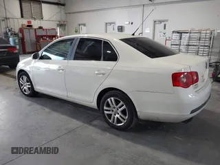 2007 Volkswagen Jetta Wolfsburg Edition with VIN 3VWEF71K57M183834, listed as a IAAI auction lot 42642370 with 201,697 mi miles and . Bid and sale history available at DreamBid. Image 3.