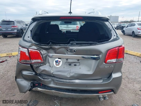 2013 Kia Sorento SX with VIN 5XYKWDA25DG395033, listed as a IAAI auction lot 41218665 with 146,591 mi miles. Bid and sale history available at carsss.com. Image 17.