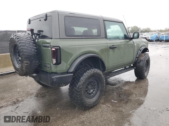 2021 Ford Bronco with VIN 1FMDE5AH7MLA79865, listed as a Copart auction lot 46552595 with 33,636 mi miles and Salvage Title. Bid and sale history available at carsss.com. Image 3.