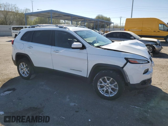 2016 Jeep Cherokee Latitude with VIN 1C4PJMCS6GW104936, listed as a Copart auction lot 73612764 with 117,879 mi miles and Salvage Title. Bid and sale history available at carsss.com. Image 4.