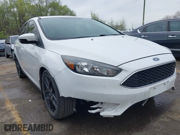 2016 Ford Focus SE with VIN 1FADP3F26GL262689, listed as a IAAI auction lot 41917883 with 178,371 mi miles. Bid and sale history available at carsss.com. Image 6.