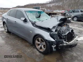 2007 BMW 5 Series 525i with VIN WBANE53507CW61318, listed as a IAAI auction lot 41311943 with Not Provided miles and . Bid and sale history available at carsss.com. Image 1.