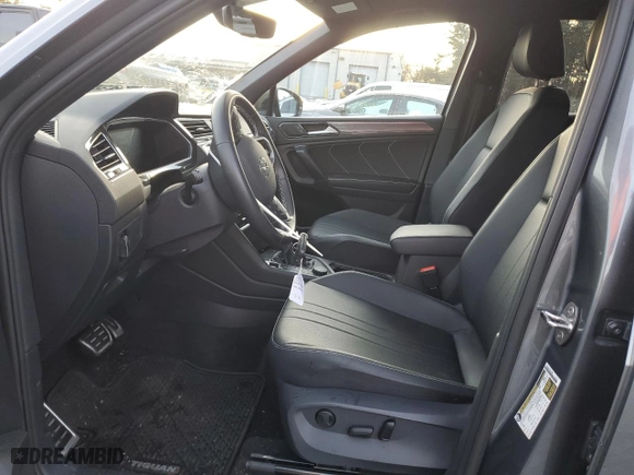 2023 Volkswagen Tiguan SE R-Line Black with VIN 3VV8B7AX8PM070954, listed as a Copart auction lot 86703764 with 29,020 mi miles and Salvage Title. Bid and sale history available at carsss.com. Image 7.