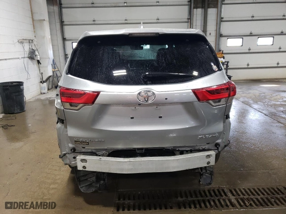 2017 Toyota Highlander XLE with VIN 5TDJZRFH7HS480171, listed as a Copart auction lot 51065085 with 107,334 mi miles and Salvage Title. Bid and sale history available at carsss.com. Image 6.