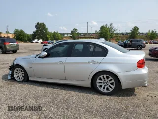 2007 BMW 3 Series 328i z VIN WBAVC53557FZ74918, wystawiony jako Copart lot #56892005 z przebiegiem 184 111 mil mil oraz Szkoda całkowita • Salvage title. Historia ofert i sprzedaży dostępna na DreamBid. Obrazek 2.