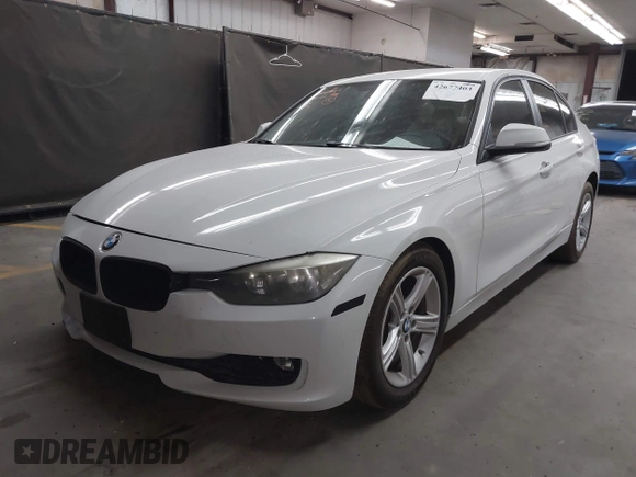 2013 BMW 3 Series 328i z VIN WBA3A5G5XDNP25779, wystawiony jako IAAI lot #42677403 z przebiegiem 93 020 mil mil oraz . Historia ofert i sprzedaży dostępna na DreamBid. Obrazek 17.