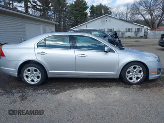 2011 Ford Fusion SE with VIN 3FAHP0HA8BR273529, listed as a IAAI auction lot 41890616 with 85,486 mi miles. Bid and sale history available at carsss.com. Image 13.