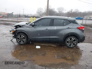 2019 Nissan Kicks S with VIN 3N1CP5CU7KL547182, listed as a IAAI auction lot 41754276 with 53,979 mi miles and . Bid and sale history available at carsss.com. Image 14.