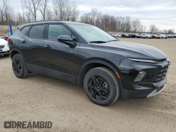 2023 Chevrolet Blazer LT z VIN 3GNKBCR48PS103722, wystawiony jako Copart lot #49377625 z przebiegiem 26 157 mil mil oraz Czysty tytuł • Clean title. Historia ofert i sprzedaży dostępna na DreamBid. Obrazek 4.