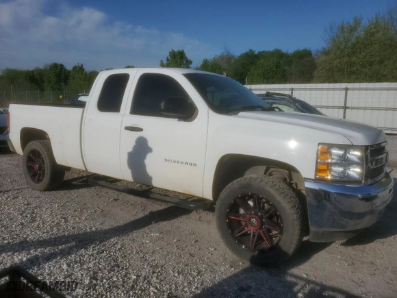 2013 Chevrolet Silverado 1500 LT with VIN 1GCRKSE74DZ207009, listed as a Copart auction lot 52758995 with 112,810 mi miles and Clean Title. Bid and sale history available at carsss.com. Image 4.