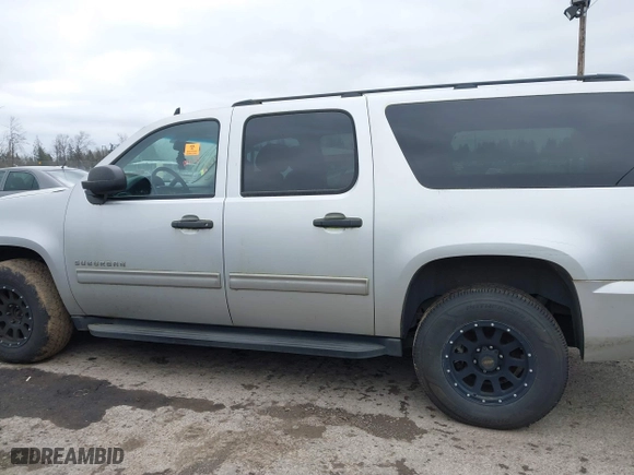2010 Chevrolet Suburban LS with VIN 1GNUKHE33AR254447, listed as a IAAI auction lot 41727372 with 178,798 mi miles. Bid and sale history available at carsss.com. Image 14.