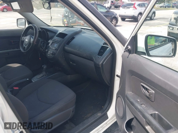 2013 Kia Soul with VIN KNDJT2A50D7568070, listed as a IAAI auction lot 42112257 with 175,207 mi miles. Bid and sale history available at carsss.com. Image 5.