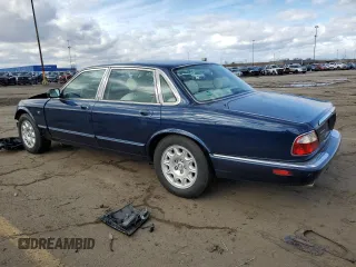 2003 Jaguar XJ 8 z VIN SAJDA14C13LF51313, wystawiony jako Copart lot #42750105 z przebiegiem Nie podano mil oraz Czysty tytuł • Clean title. Historia ofert i sprzedaży dostępna na DreamBid. Obrazek 2.