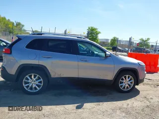 2016 Jeep Cherokee Limited with VIN 1C4PJMDB1GW373585, listed as a IAAI auction lot 42231662 with 187,752 mi miles and . Bid and sale history available at DreamBid. Image 13.