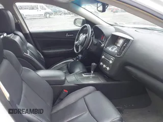 2014 Nissan Maxima S z VIN 1N4AA5AP4EC484583, wystawiony jako IAAI lot #41972065 z przebiegiem 173 332 mil mil oraz . Historia ofert i sprzedaży dostępna na DreamBid. Obrazek 5.