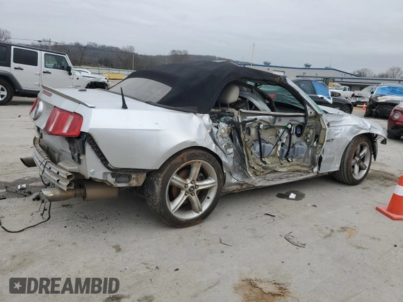 2011 Ford Mustang GT with VIN 1ZVBP8FF1B5132606, listed as a Copart auction lot 44077645 with 173,690 mi miles and Clean Title. Bid and sale history available at DreamBid. Image 3.