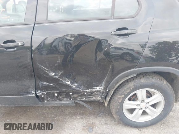 2020 Chevrolet Trax LS with VIN KL7CJKSB2LB086759, listed as a IAAI auction lot 42529290 with 79,635 mi miles and . Bid and sale history available at DreamBid. Image 17.