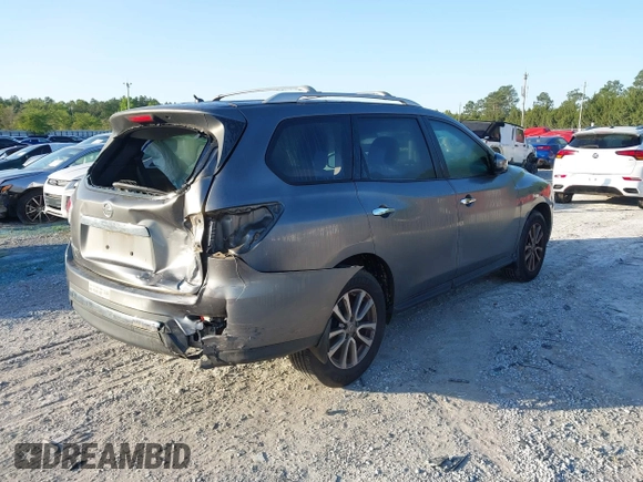 2016 Nissan Pathfinder Platinum with VIN 5N1AR2MN6GC642609, listed as a IAAI auction lot 41993008 with 204,435 mi miles. Bid and sale history available at carsss.com. Image 4.