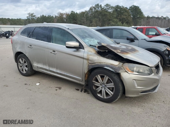 2016 Volvo XC60 T6 Drive-E with VIN YV449MDK8G2832756, listed as a Copart auction lot 83408584 with 0 mi miles and Salvage Title. Bid and sale history available at carsss.com. Image 4.