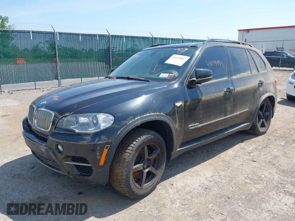 2012 BMW X5 35d z VIN 5UXZW0C51CL665326, wystawiony jako IAAI lot #42633853 z przebiegiem Nie podano mil oraz . Historia ofert i sprzedaży dostępna na DreamBid. Obrazek 17.