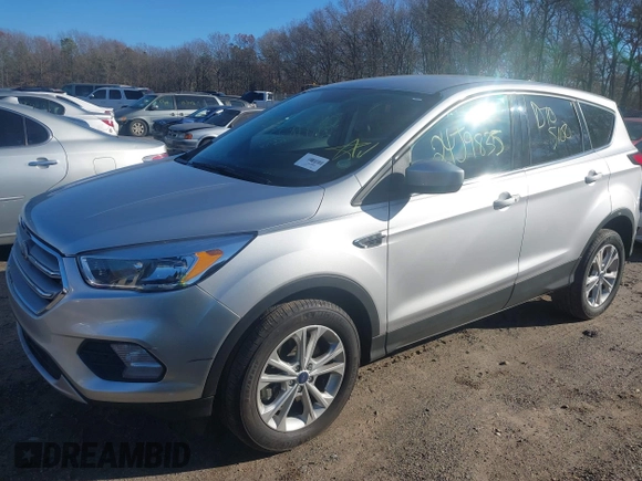 2019 Ford Escape SE z VIN 1FMCU9GD1KUC51552, wystawiony jako IAAI lot #40948295 z przebiegiem 24 571 mil mil oraz . Historia ofert i sprzedaży dostępna na DreamBid. Obrazek 17.