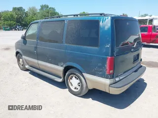 2002 Chevrolet Astro z VIN 1GNDM19X52B109192, wystawiony jako IAAI lot #42033937 z przebiegiem 133 041 mil mil oraz . Historia ofert i sprzedaży dostępna na DreamBid. Obrazek 3.